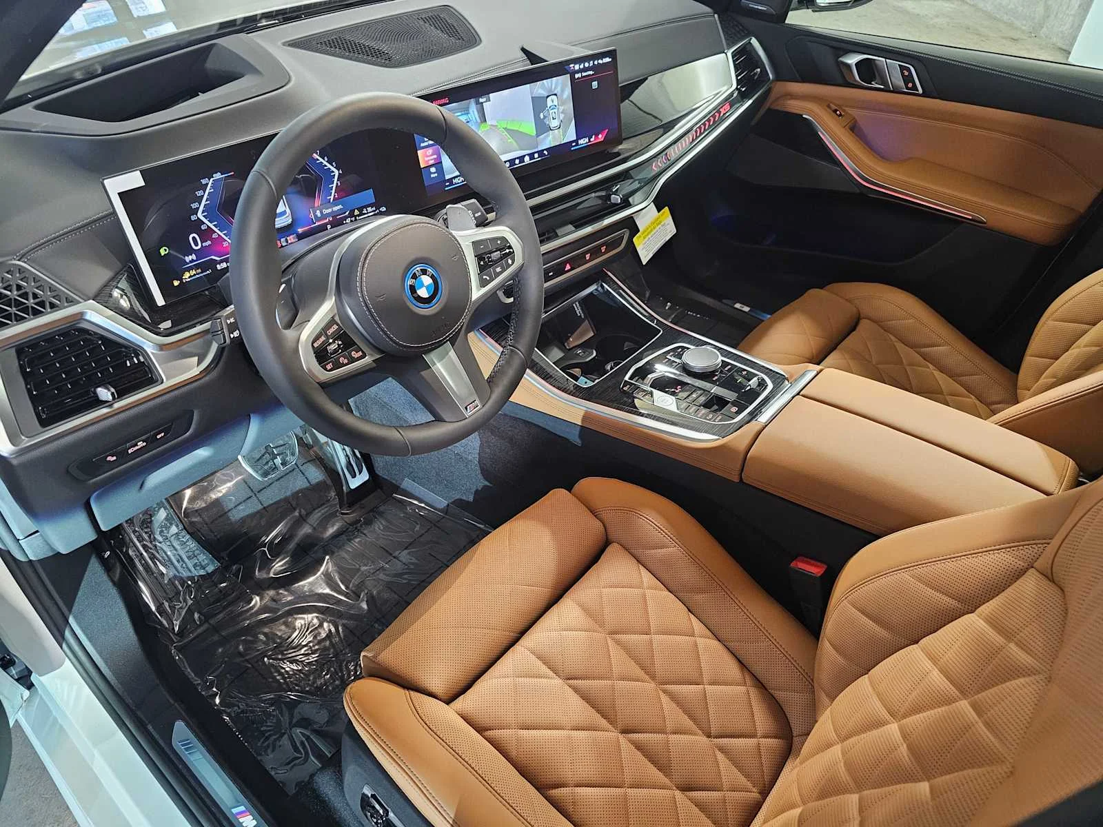 New 2026 Mineral White Metallic BMW xDrive50e image 2