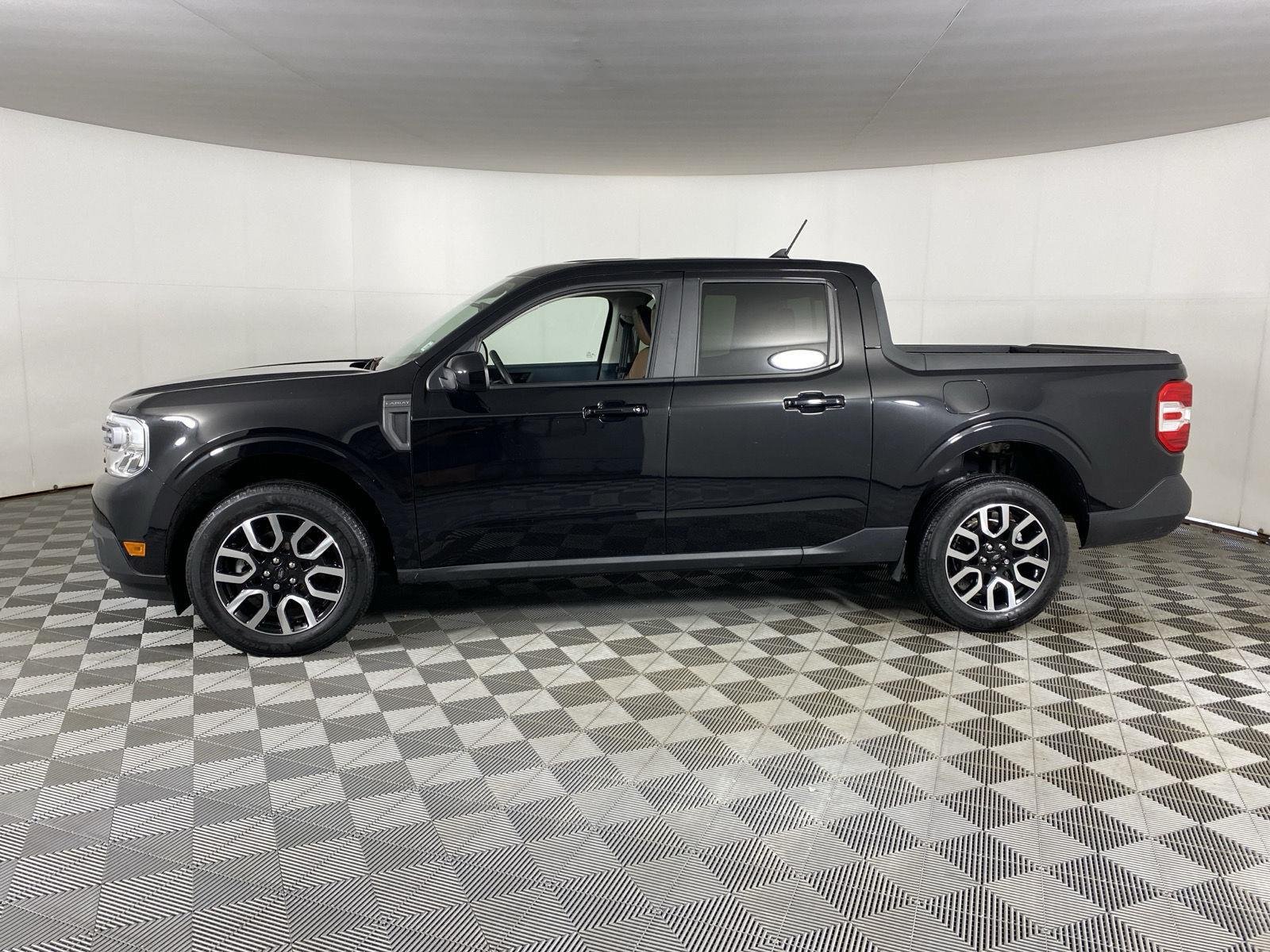 Used 2024 Shadow Black Ford LARIAT image 5
