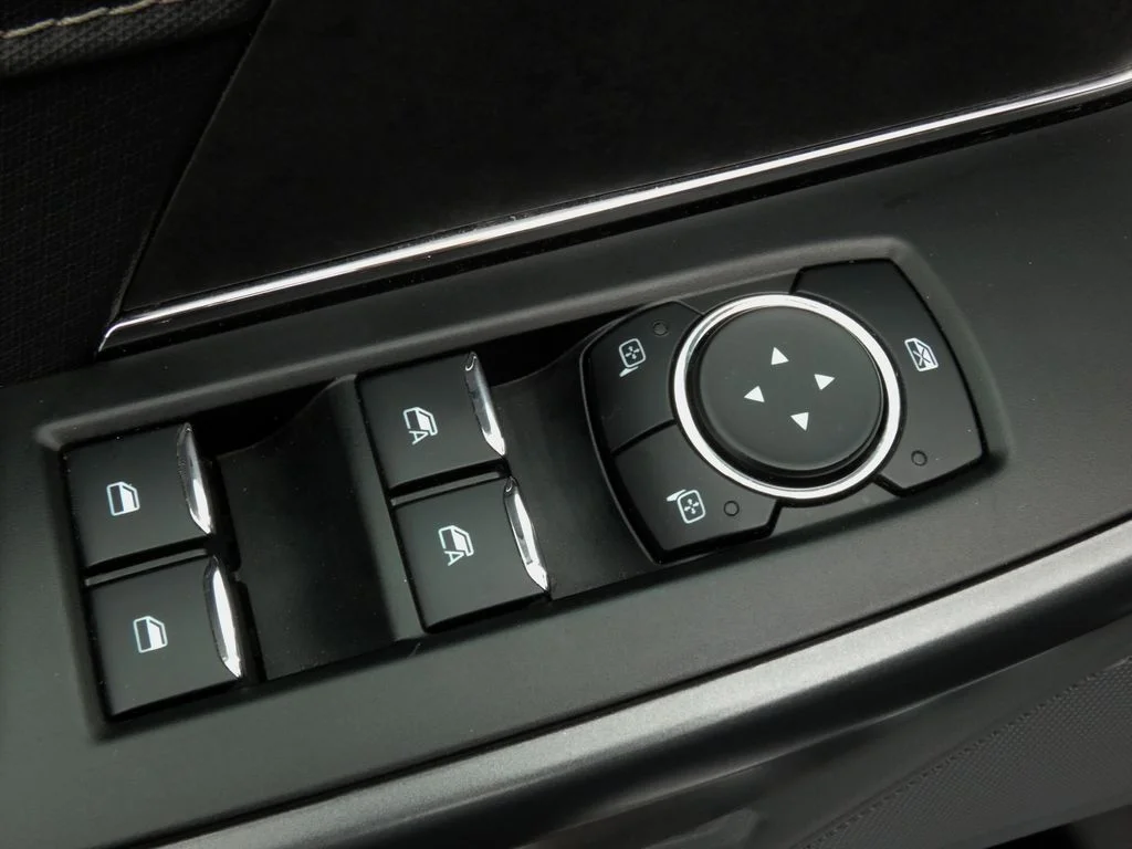 Used 2025 Silver Ford XLT image 9