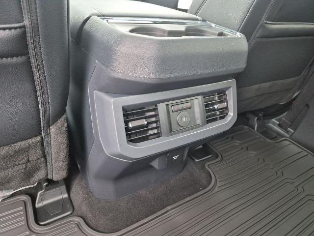 New 2026 Agate Black Metallic Ford F-250® Lariat® image 25