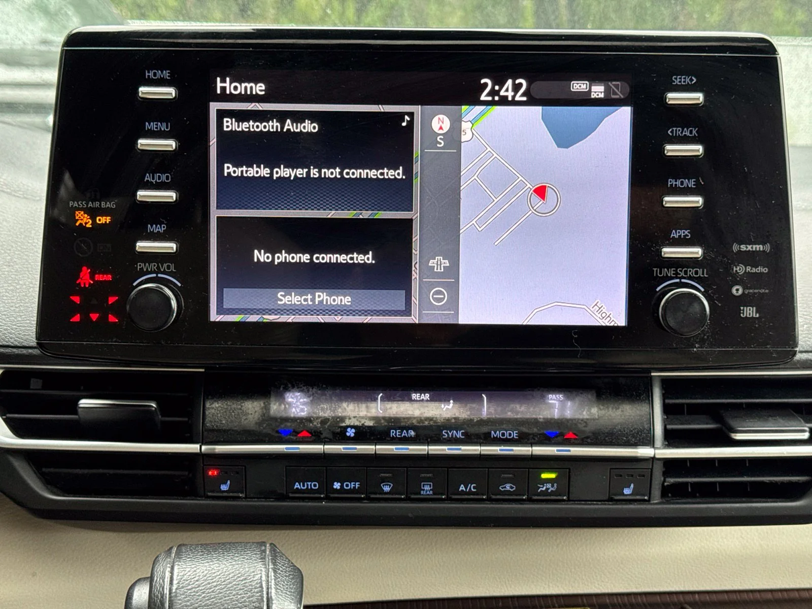Used 2021 Midnight Black Metallic Toyota XLE image 27
