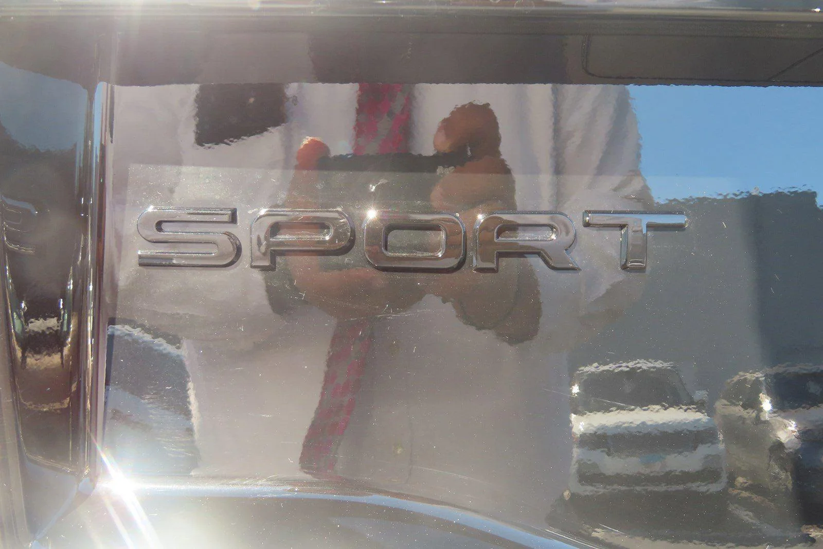 Used 2023 Hakuba Silver Metallic Land Rover SE R-Dynamic image 39