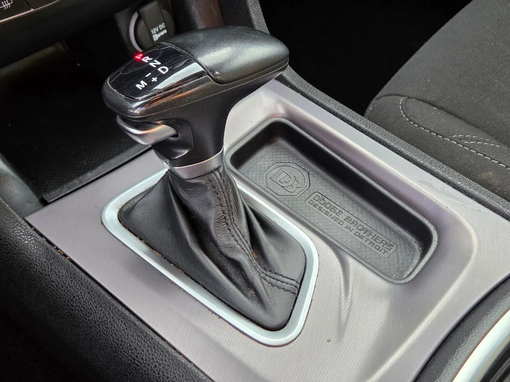 Used 2023 Silver Dodge SXT image 33