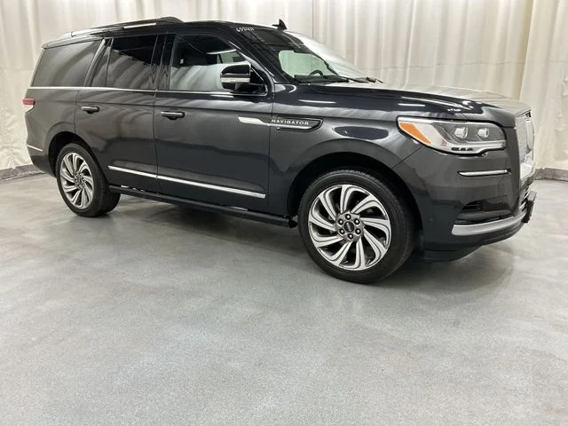 2022 Lincoln Navigator AWD's photo