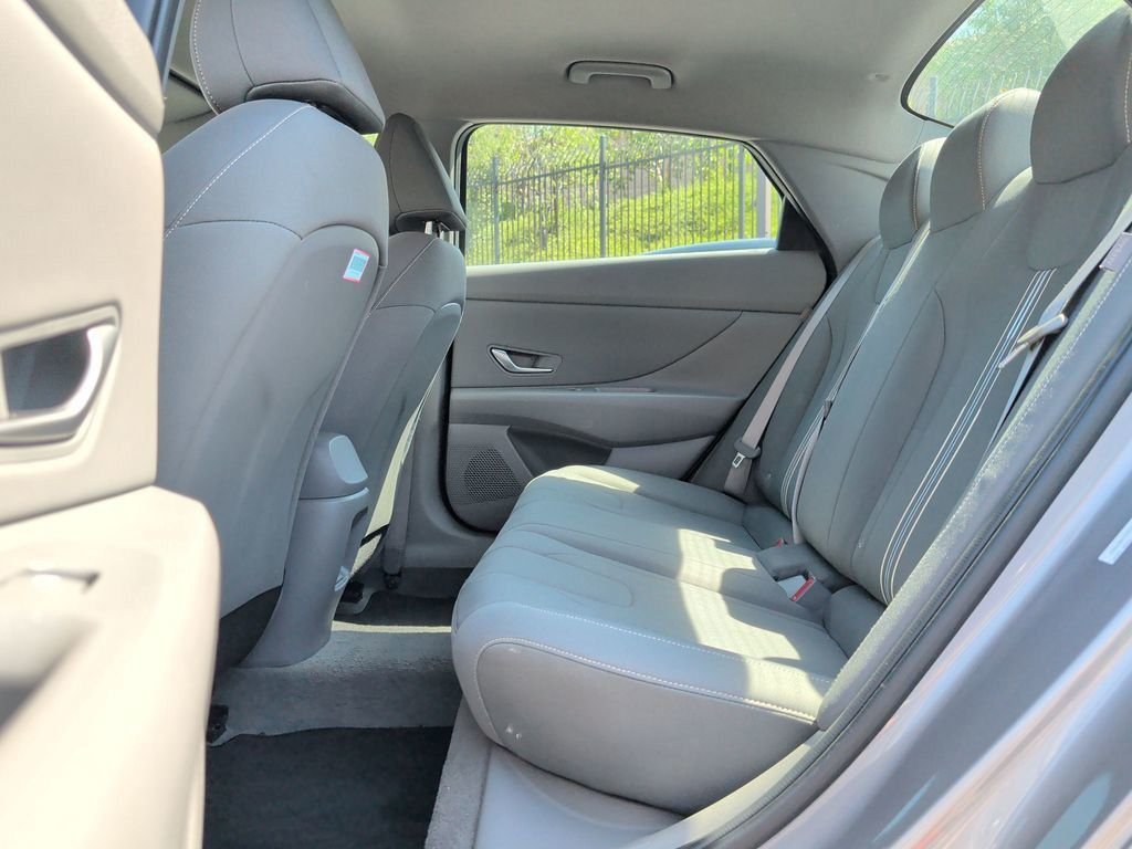 2025 Hyundai Elantra SEL - Photo 10