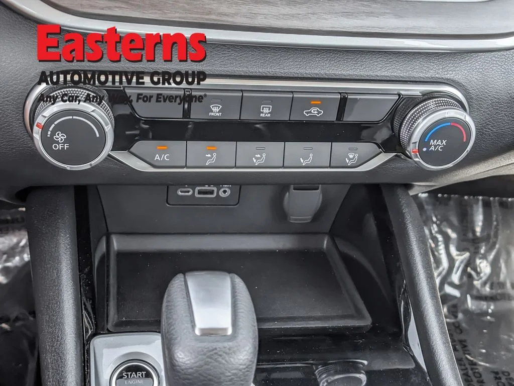 Used 2024 White Nissan 2.5 SV image 19