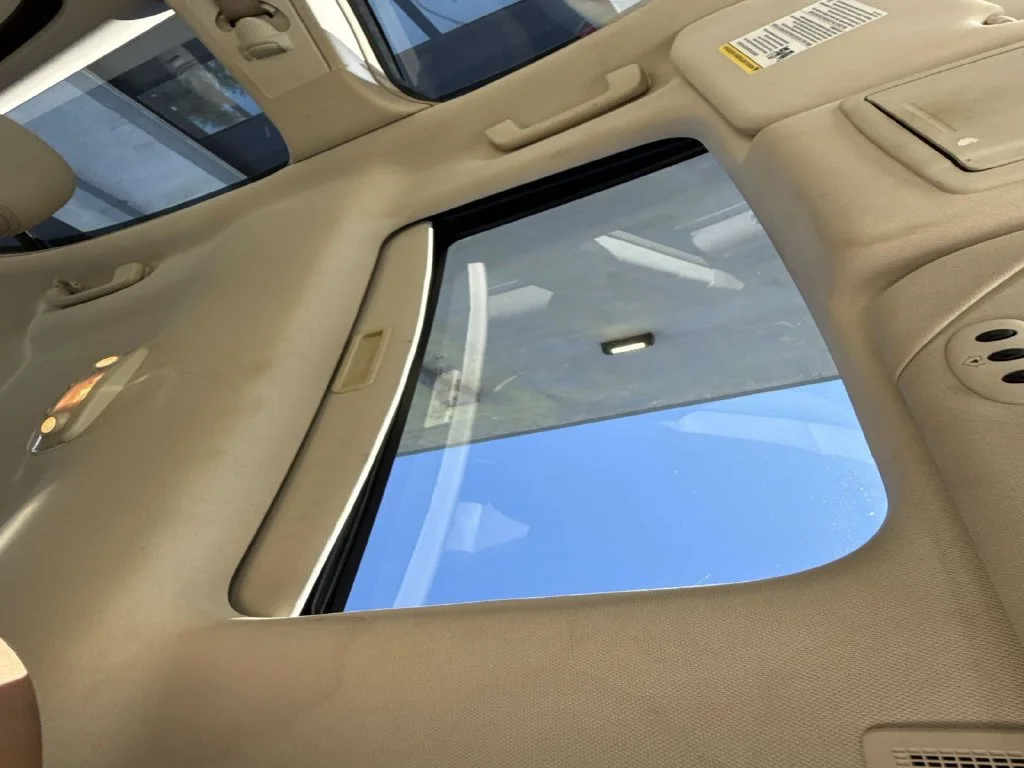 Used 2018 White Ford Limited image 27
