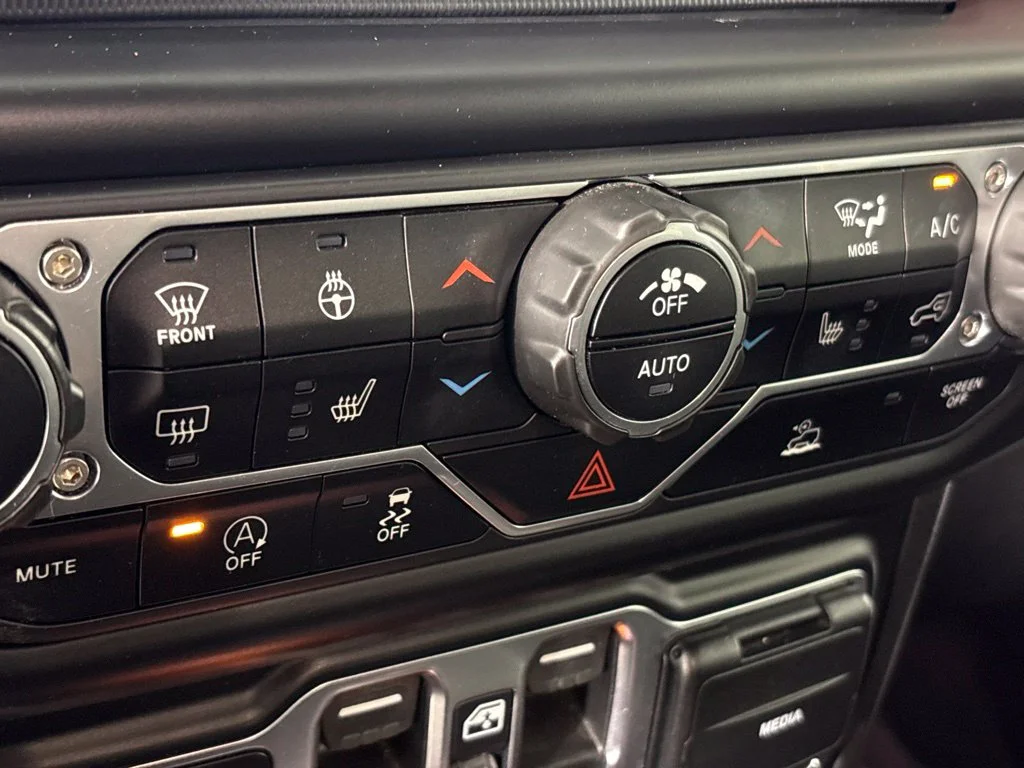 Used 2022 White Jeep Rubicon image 46
