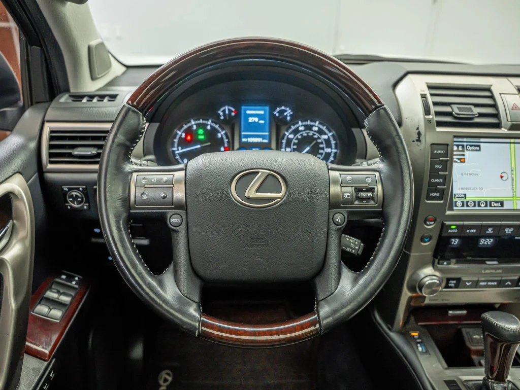 Used 2016 Gray Pearl Lexus 460 image 21
