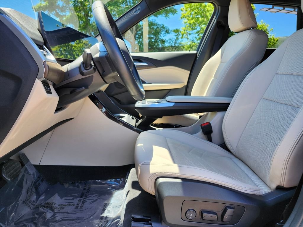 Used 2023 Green BMW xDrive28i image 19