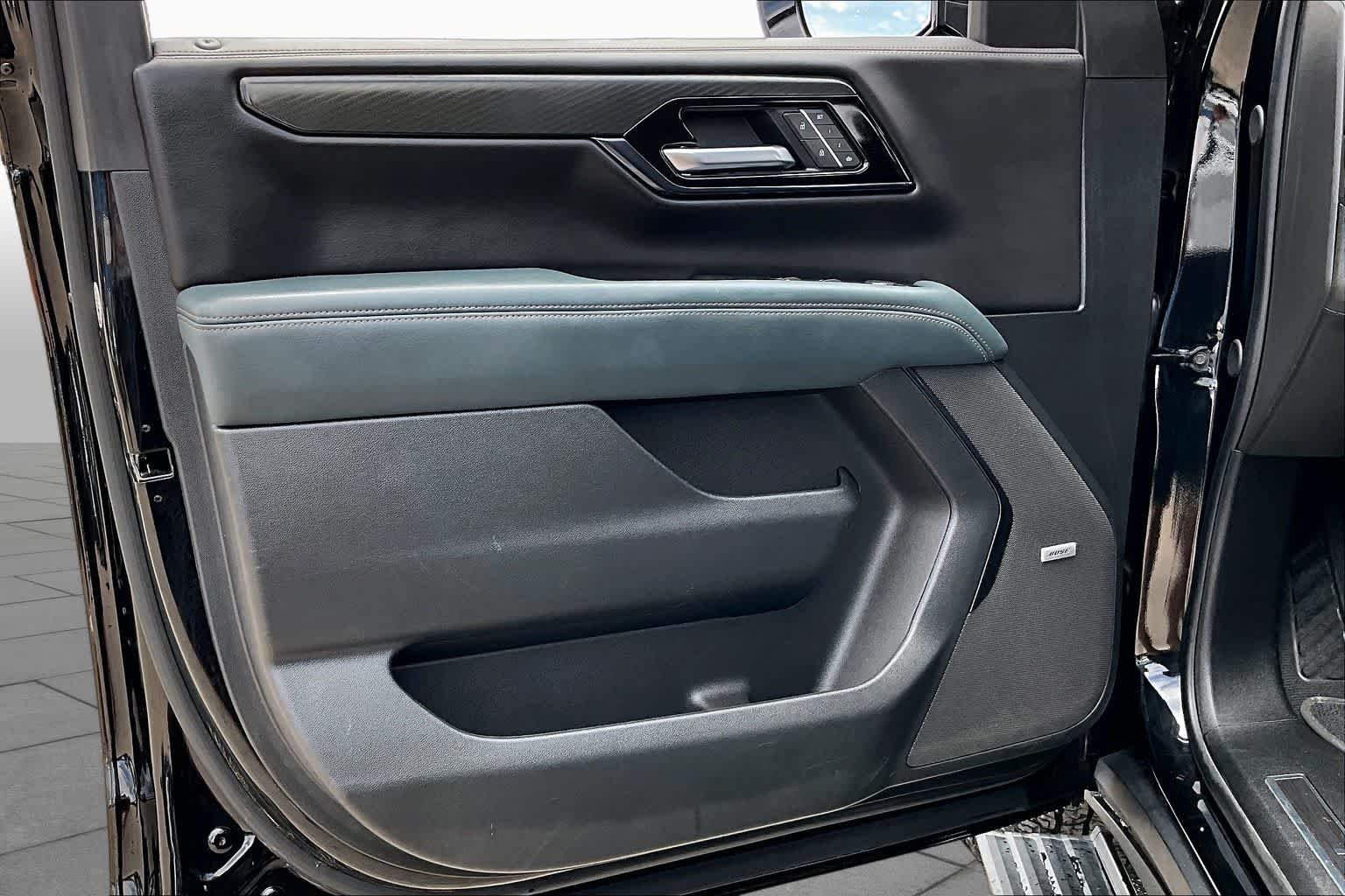 Used 2025 Onyx Black GMC AT4 image 22