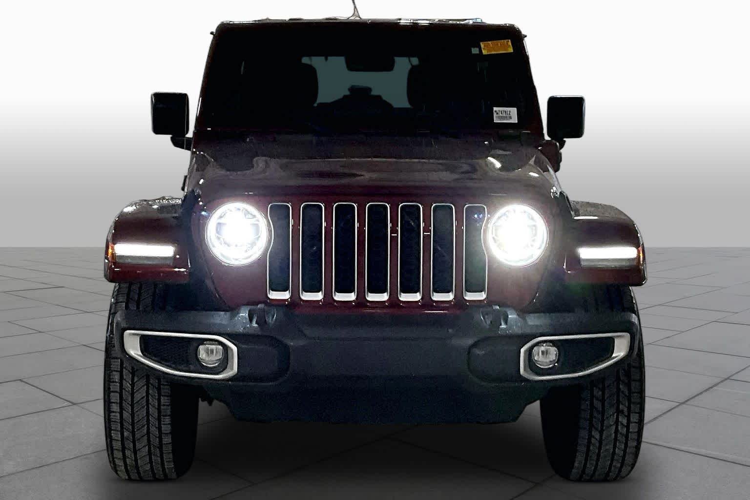 Used 2021 Snazzberry Pearlcoat Jeep Unlimited Sahara image 4