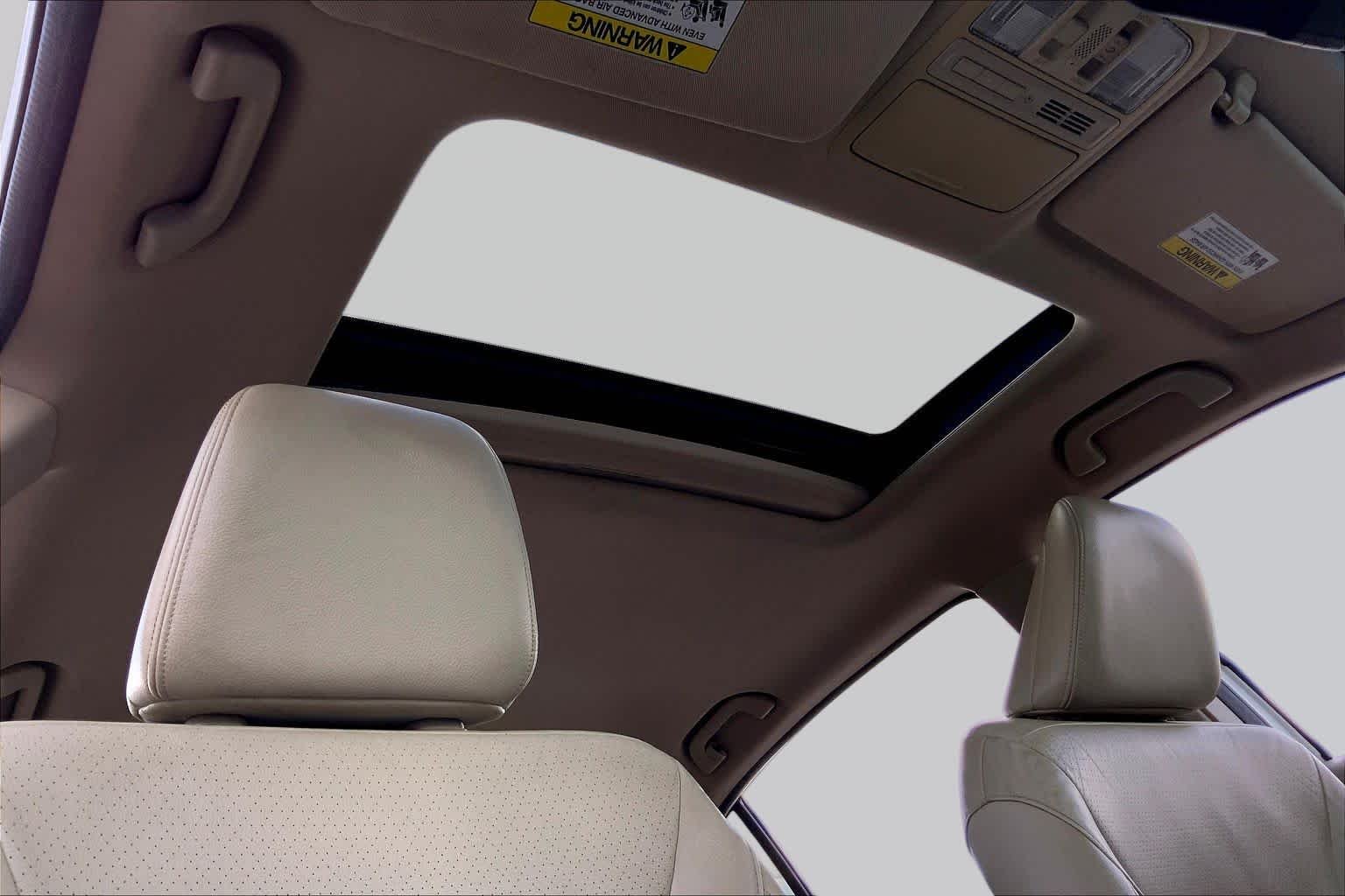 Used 2013 White Orchid Pearl Honda Touring image 14