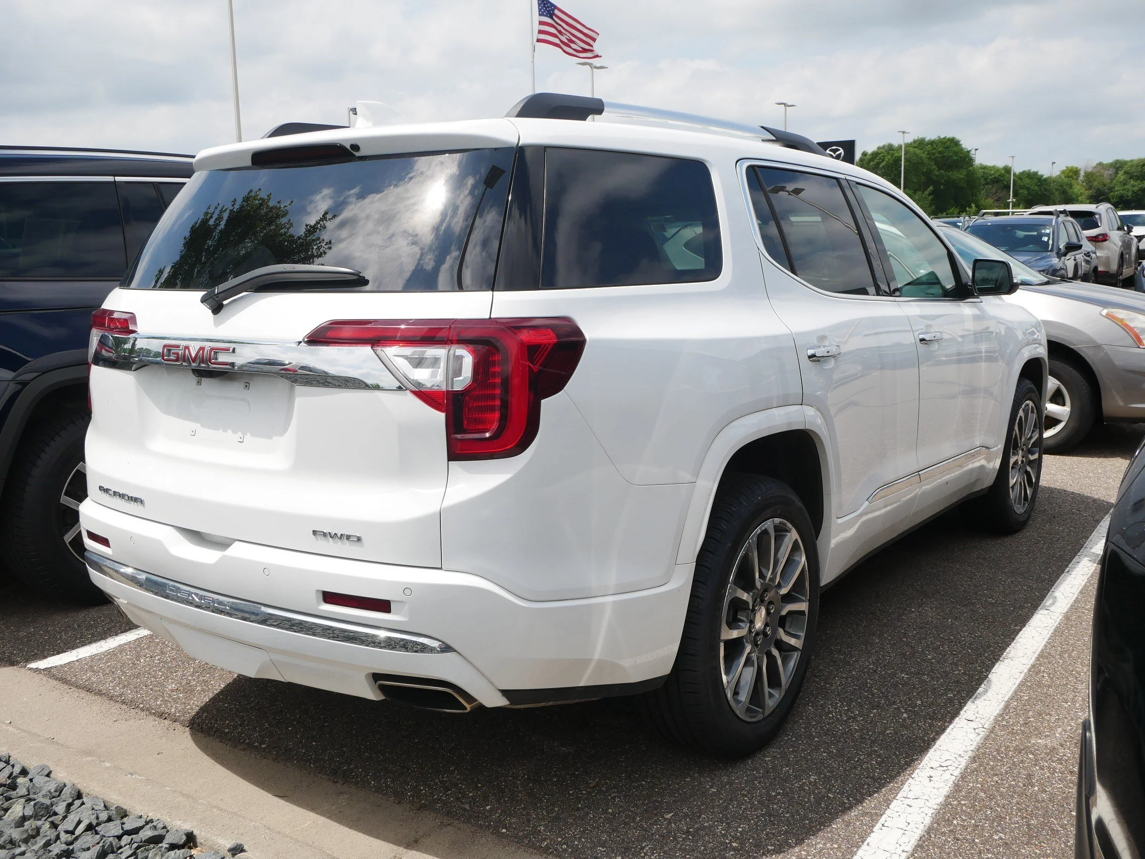 Used 2023 Summit White GMC Denali image 4