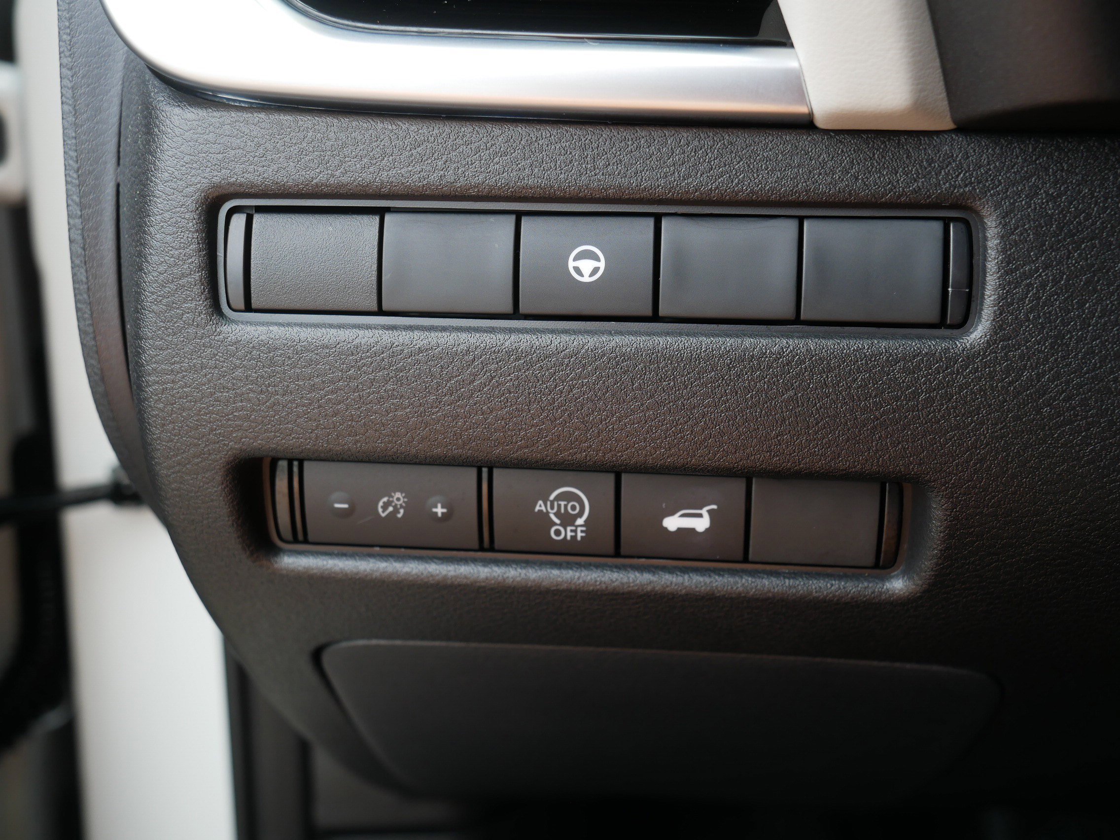 Certified Used 2023 Pearl White Tricoat Nissan SL image 26