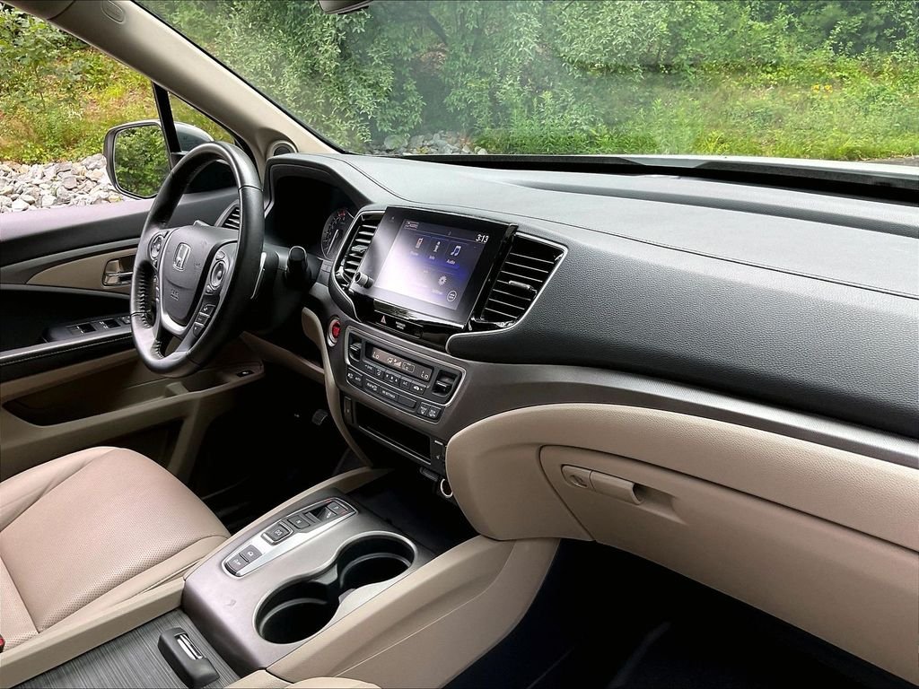 Used 2023 White Honda RTL image 14