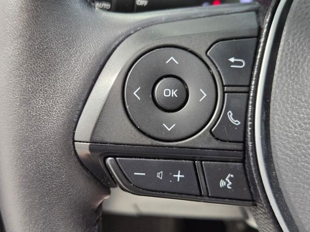 Used 2021 Silver Toyota XLE Premium image 26