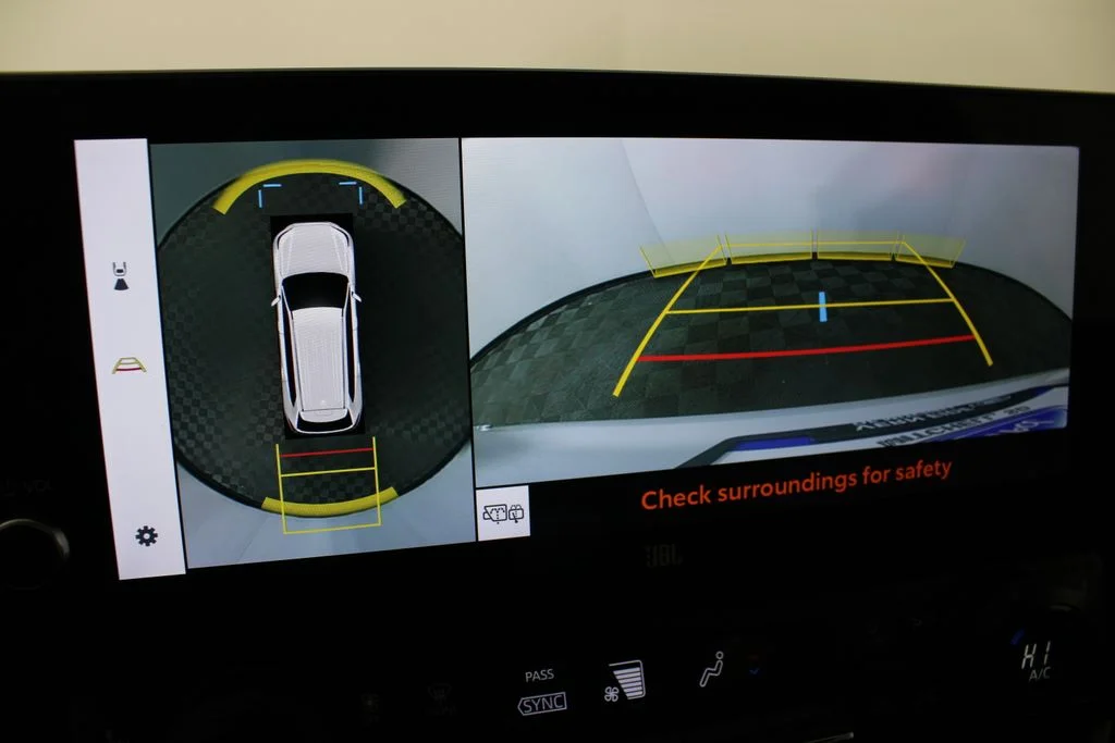 Used 2024 Pearl Toyota Platinum image 32