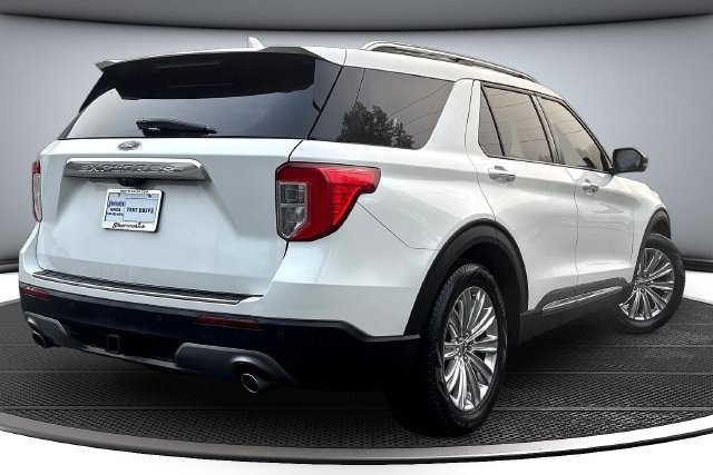 Used 2020 White Ford Limited image 5