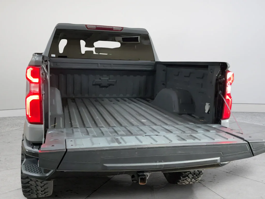 Used 2022 Black Chevrolet RST image 19