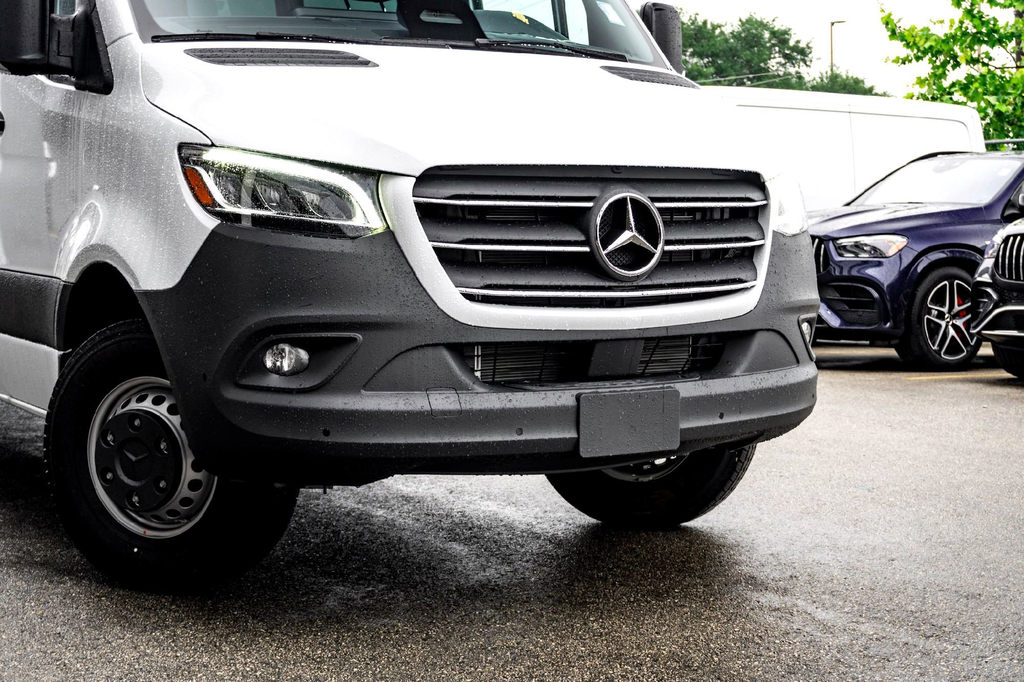 New 2026 Arctic White Mercedes-Benz Cargo 170 WB image 3