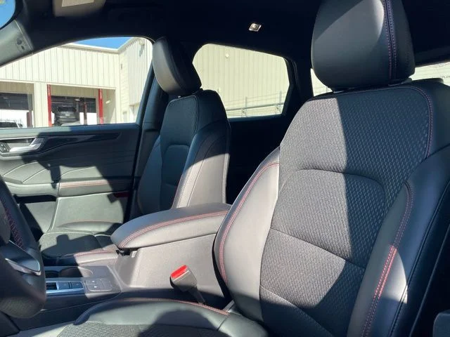 2026 Ford Escape ST-Line - Photo 8