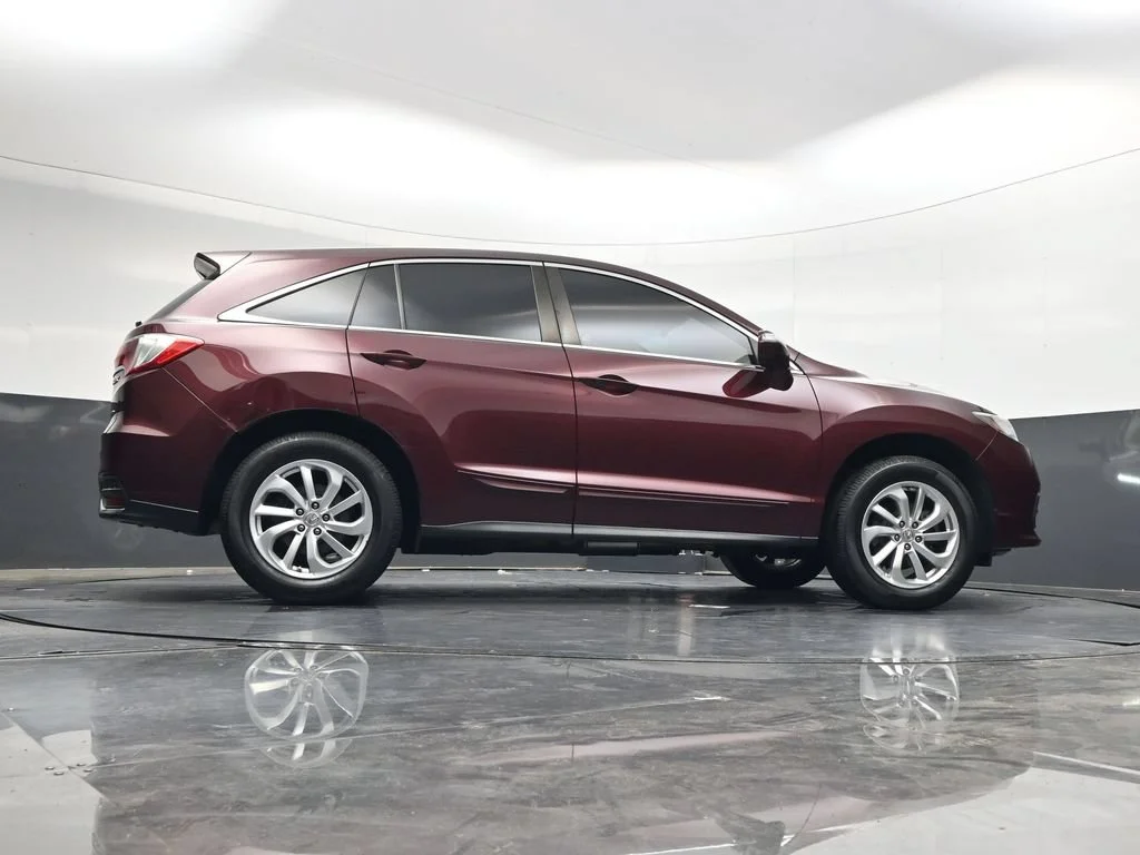 Used 2018  Acura Technology Package image 35