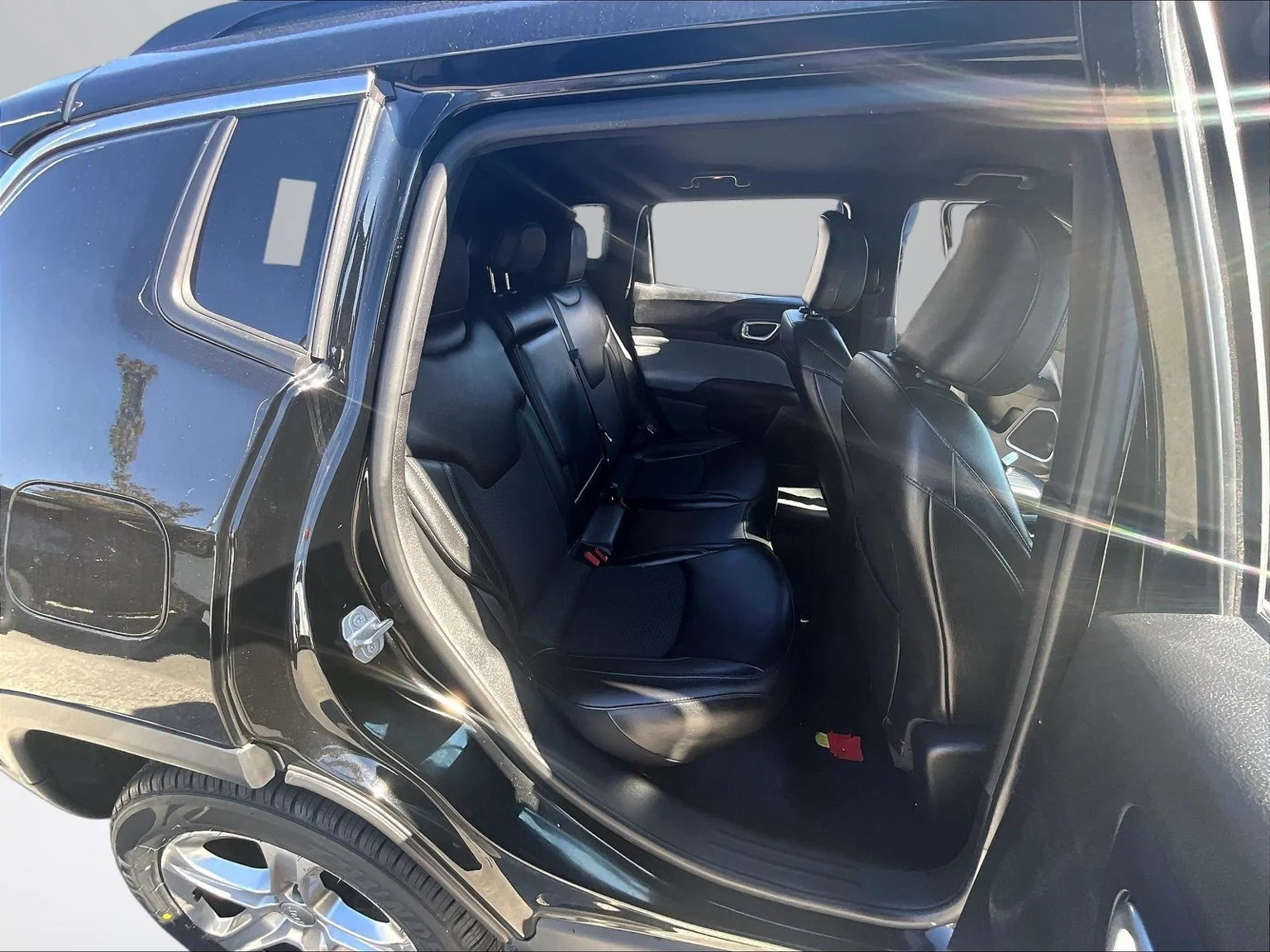 Used 2023 Black Jeep Latitude image 28