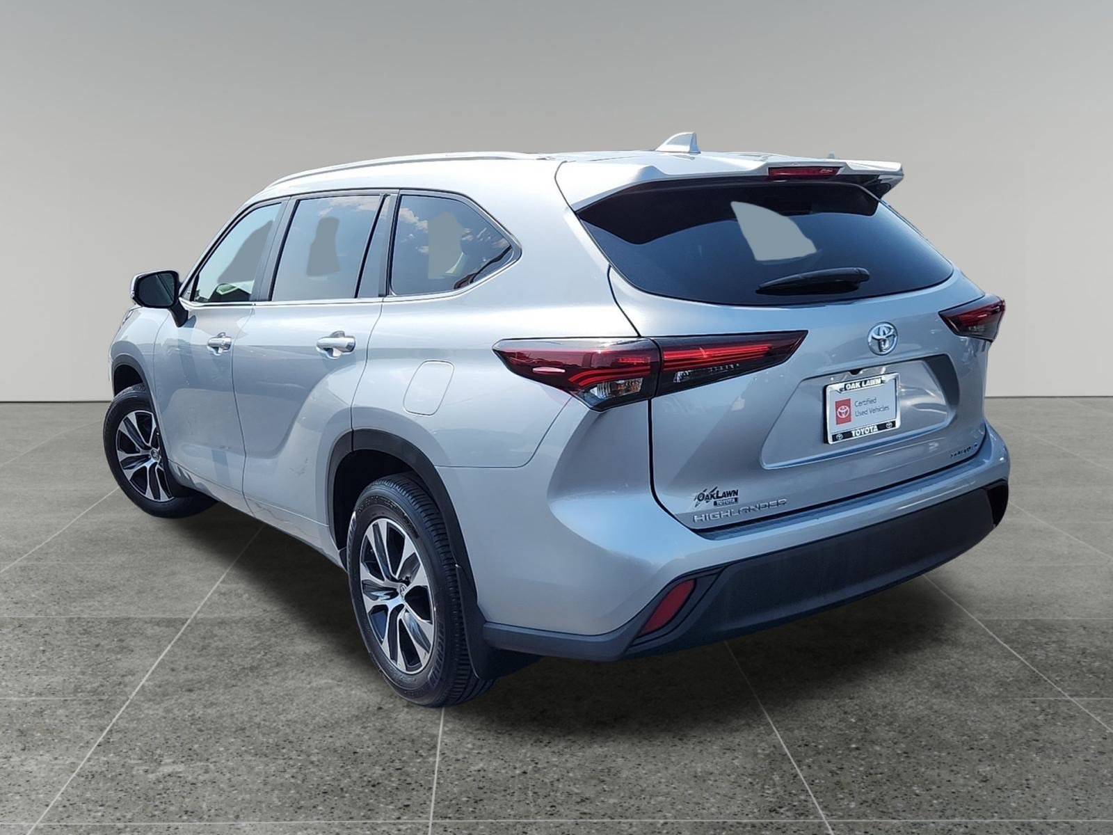 Certified Used 2025 Celestial Silver Metallic Toyota XLE image 5