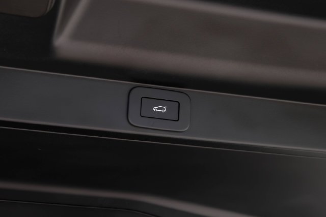 Used 2025 Gray Land Rover Autobiography image 73