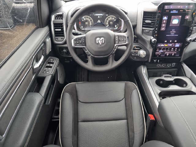 New 2026 Diamond Black Crystal Pearl-Coat Exterior Paint RAM Laramie image 5