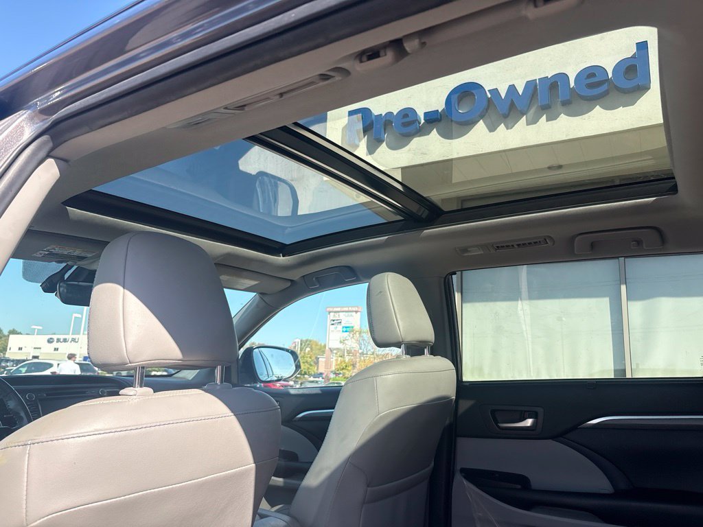 Used 2019 Predawn Gray Mica Toyota Limited Platinum image 41