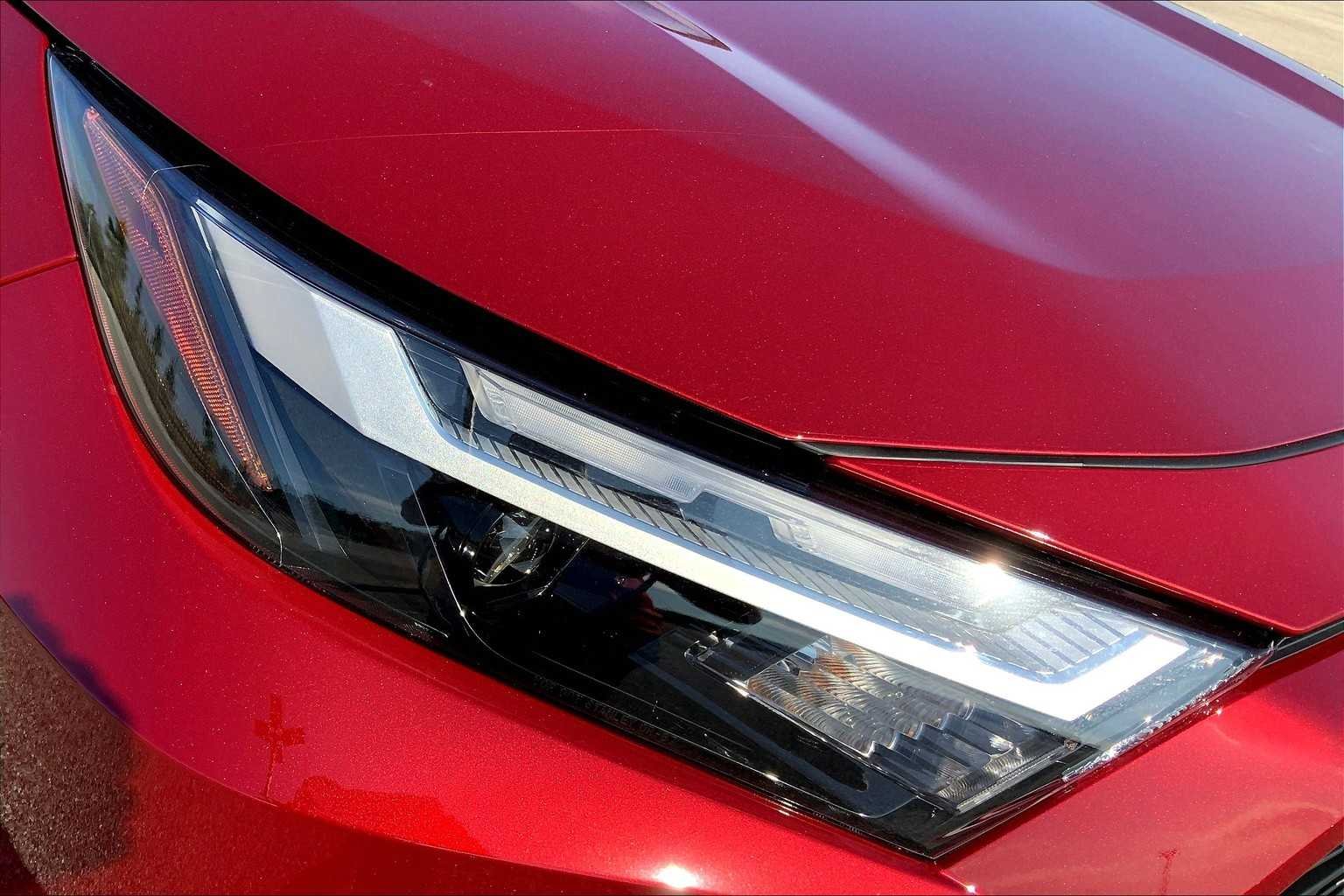 Used 2025 Ruby Flare Pearl Toyota XLE image 13