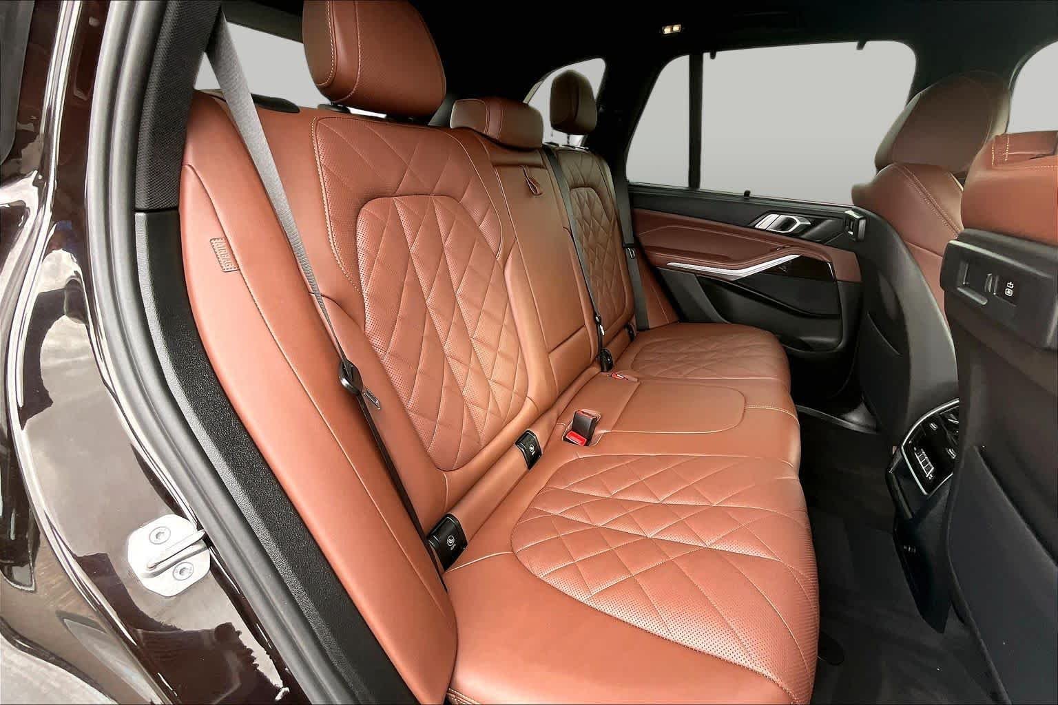 Used 2023 Sparkling Brown Metallic BMW sDrive40i image 19