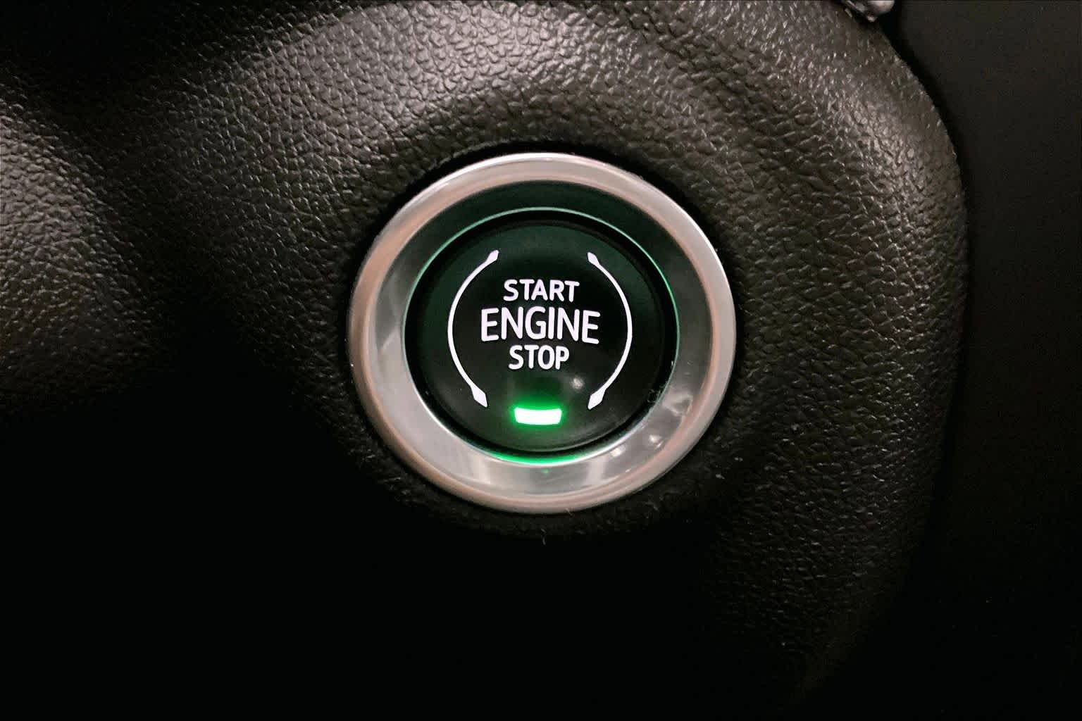 Used 2020 Satin Steel Metallic GMC Elevation image 34