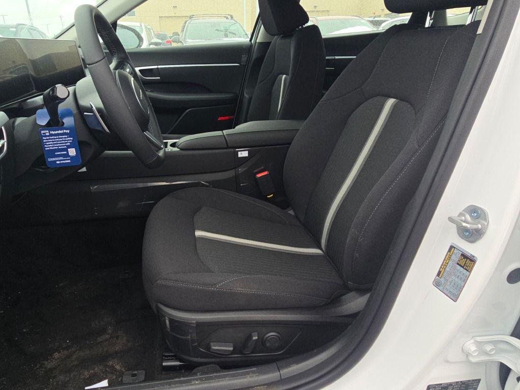 New 2026 White Hyundai SEL Sport image 20