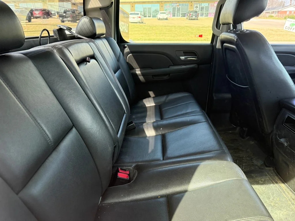 Used 2013 White Chevrolet LTZ image 4