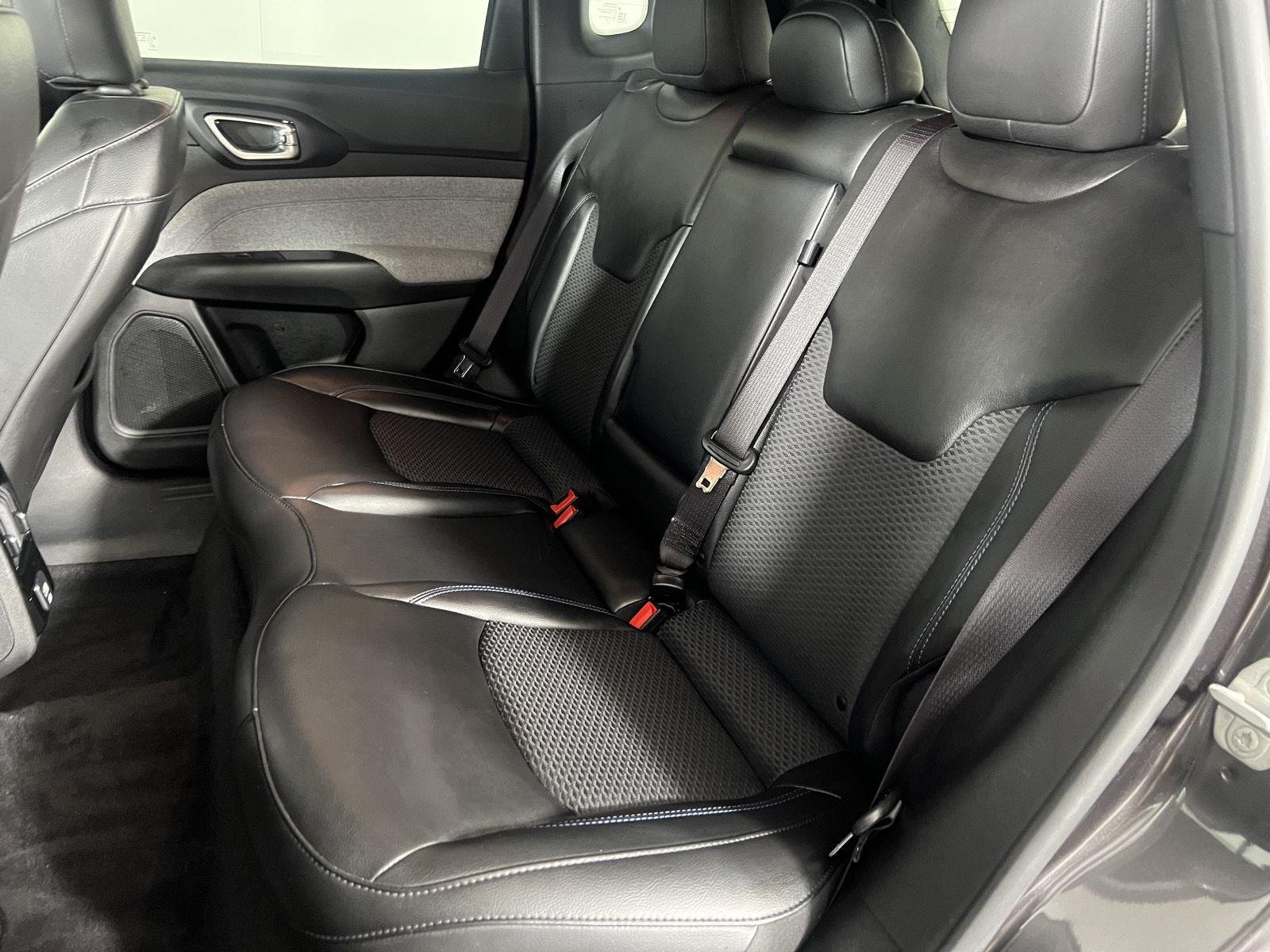 Certified Used 2023 Granite Crystal Metallic Clearcoat Jeep Latitude image 14