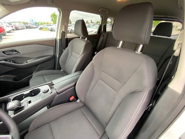 Used 2023 Glacier White Nissan S image 38