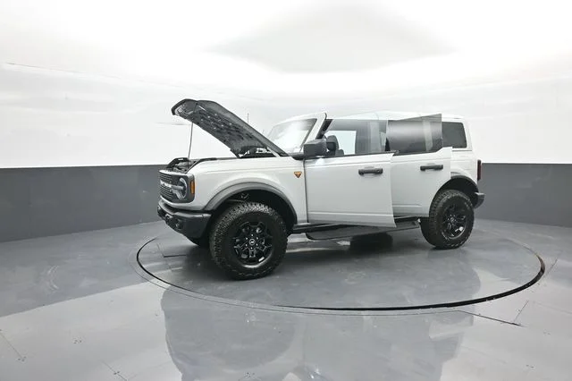 New 2026 Avalanche Gray Ford Badlands® image 43