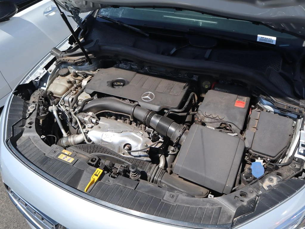 Used 2023 Silver Mercedes-Benz GLA 250 image 13