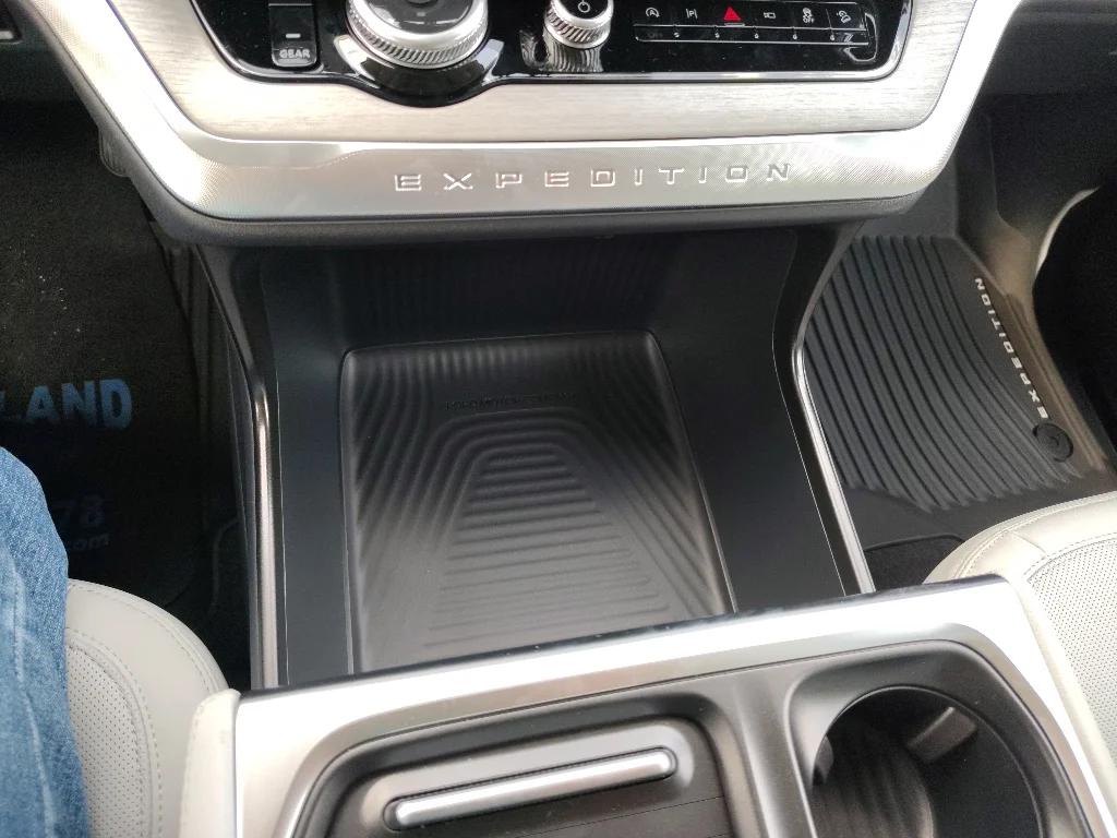 New 2027 Star White Metallic Tri-Coat Ford MAX Platinum image 31