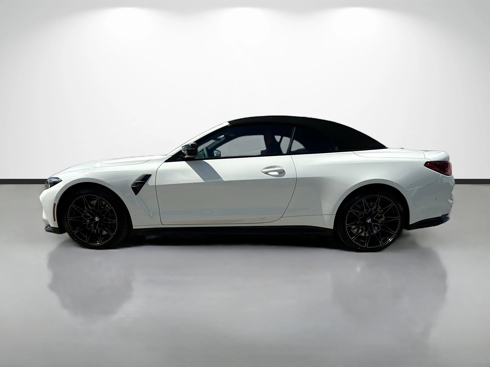 New 2027 Alpine White BMW Competition xDrive image 6
