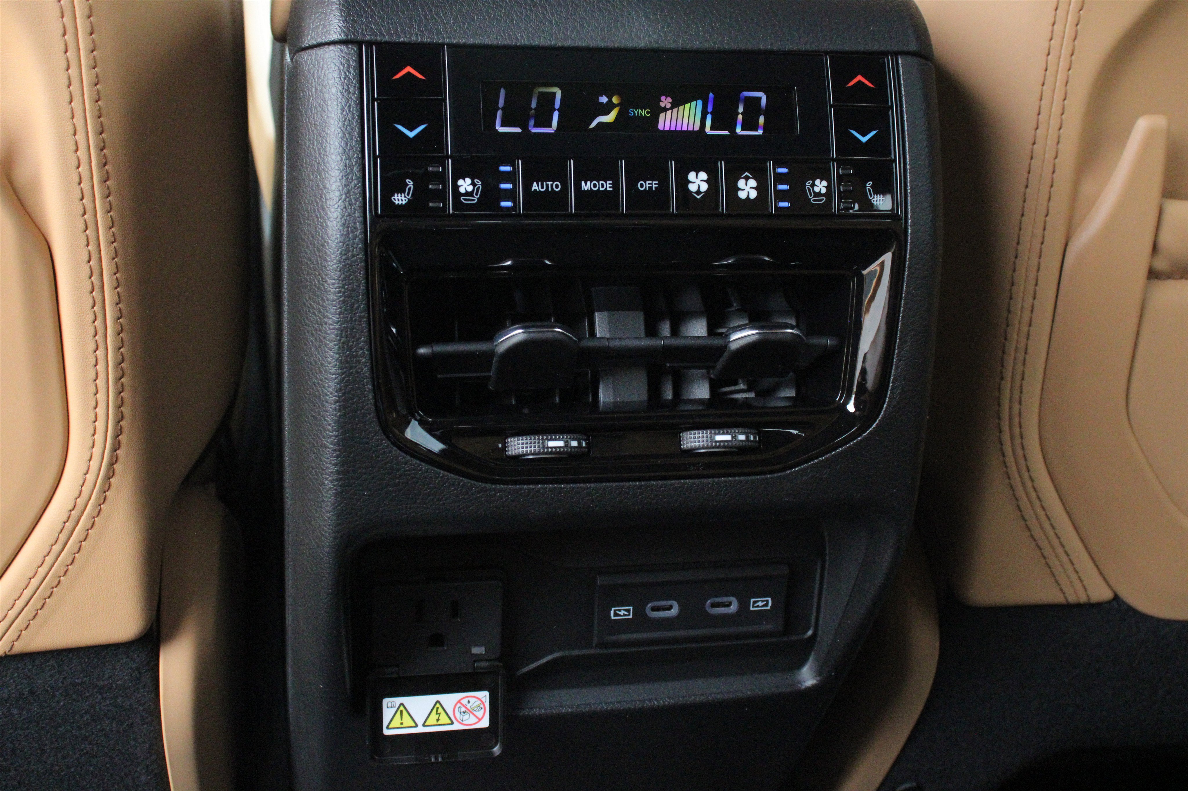 New 2026 Baltic Gray Metallic Clear-Coat Exterior Paint Jeep Summit image 27