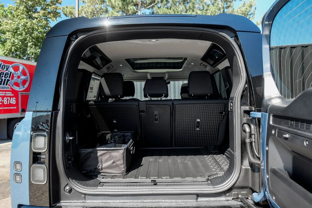 New 2026 Tasman Blue Land Rover S image 9