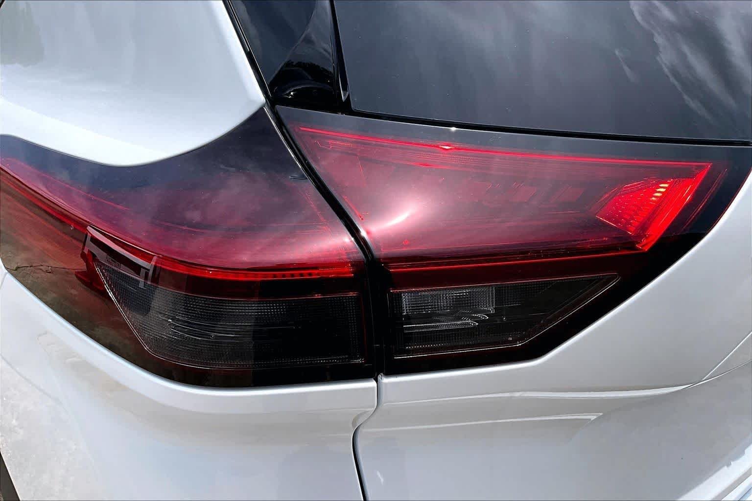 New 2026 Everest White Pearl TriCoat Nissan Dark Armor image 12