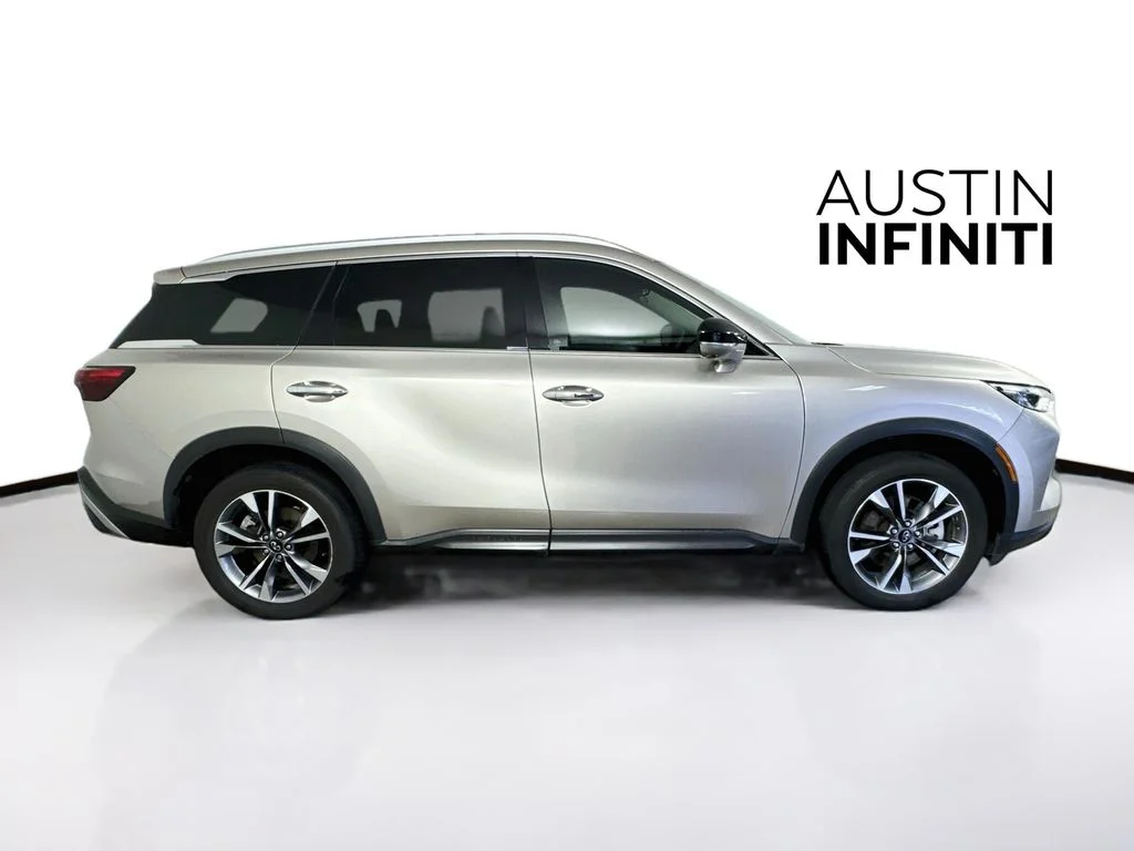 Certified Used 2023 Silver INFINITI LUXE image 11