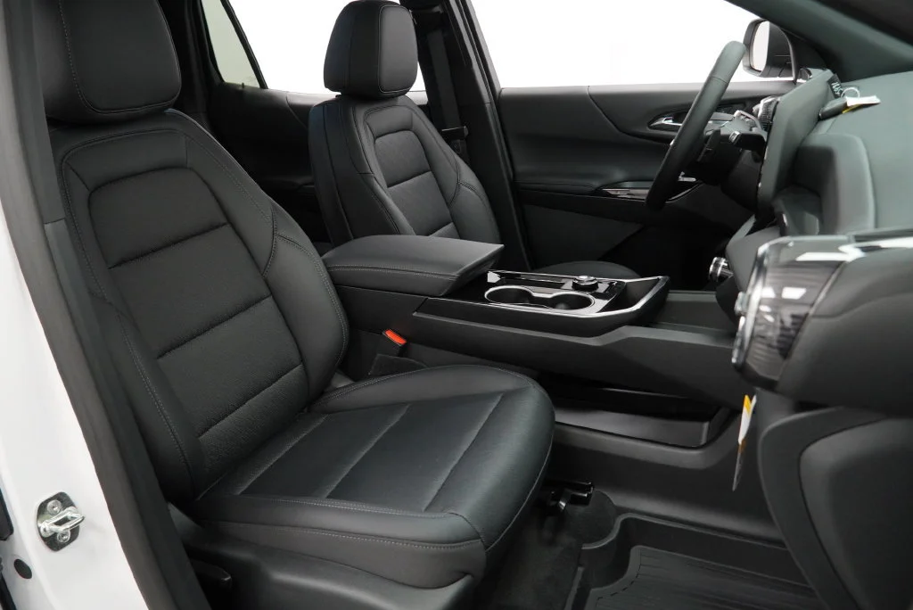 New 2027 Summit White Chevrolet LT image 29