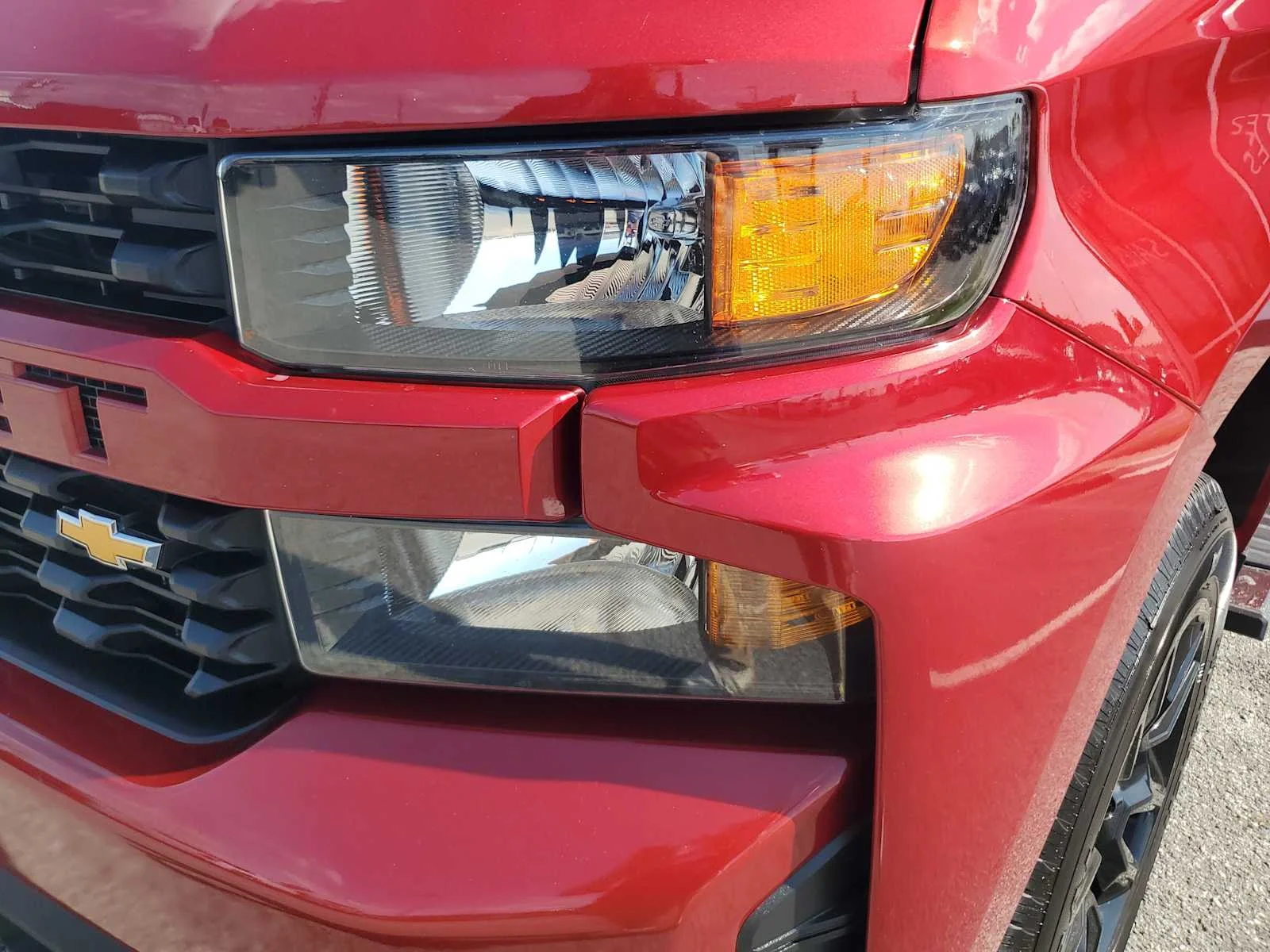 Used 2021 CHERRY RED TINTCOAT Chevrolet Custom image 13
