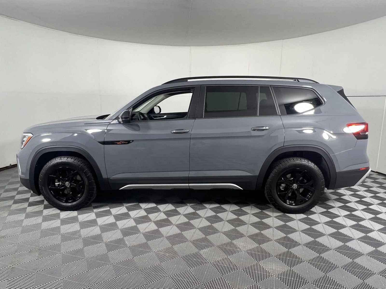 Used 2026 Pure Gray Volkswagen 2.0T Peak Edition image 8